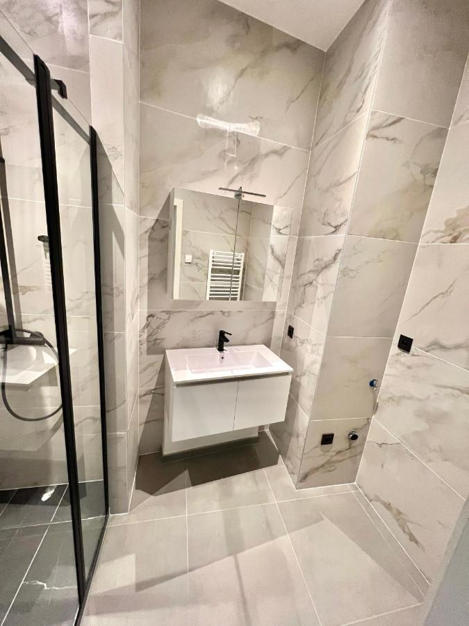 Luxury Brand New Apartment Брюксел Екстериор снимка