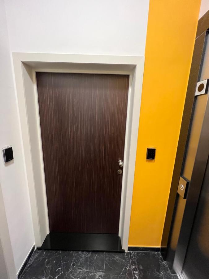 Luxury Brand New Apartment Брюксел Екстериор снимка